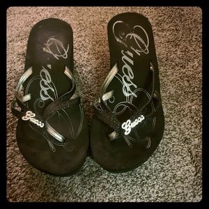 EUC guess sandals